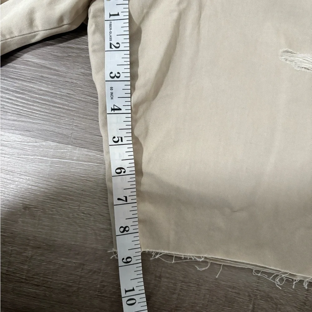 Abercrombie & Fitch Cream Distressed Flat Front Shorts